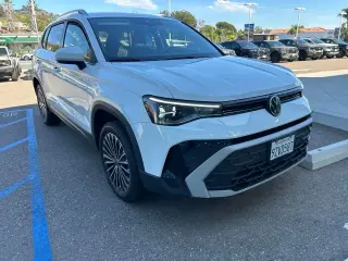 Volkswagen Taos 2025 SE 4p SUV