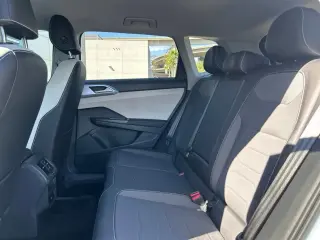 Volkswagen Taos 2025 SE 4p SUV