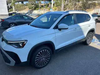 Volkswagen Taos 2025 SE 4p SUV
