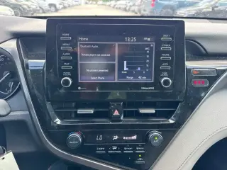 Toyota Camry 2021 SE 4p Sedan