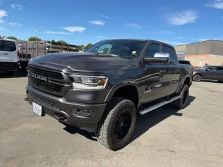 Ram 1500 2019 4x4 Laramie 4p Puerta de Tripulación 5.6 ft. SB Camioneta