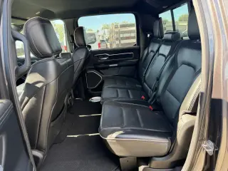 Ram 1500 2019 4x4 Laramie 4p Puerta de Tripulación 5.6 ft. SB Camioneta