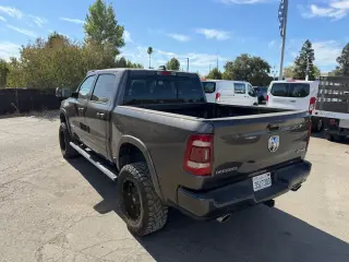 Ram 1500 2019 4x4 Laramie 4p Puerta de Tripulación 5.6 ft. SB Camioneta