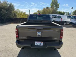 Ram 1500 2019 4x4 Laramie 4p Puerta de Tripulación 5.6 ft. SB Camioneta