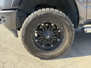 Ram 1500 2019 4x4 Laramie 4p Puerta de Tripulación 5.6 ft. SB Camioneta