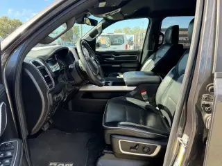 Ram 1500 2019 4x4 Laramie 4p Puerta de Tripulación 5.6 ft. SB Camioneta