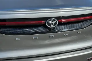 Toyota Crown 2023 AWD XLE 4p Sedan