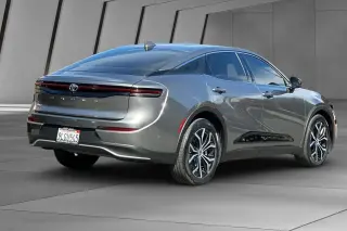 Toyota Crown 2023 AWD XLE 4p Sedan