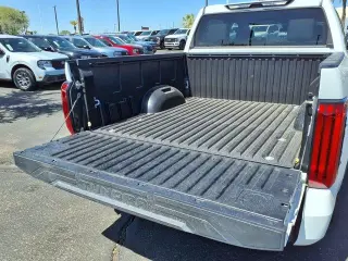 Toyota Tundra 2022 4x2 SR5 4dr CrewMax Cab Pickup SB