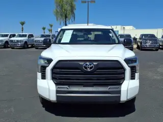 Toyota Tundra 2022 4x2 SR5 4dr CrewMax Cab Pickup SB