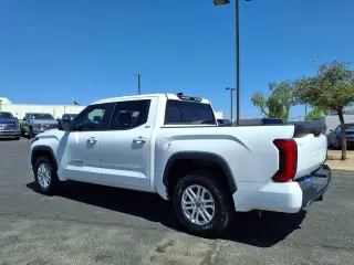 Toyota Tundra 2022 4x2 SR5 4dr CrewMax Cab Pickup SB
