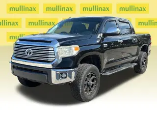 Toyota Tundra 2017 4x4 Limited 4dr CrewMax Cab Pickup SB (5.7L V8 FFV)
