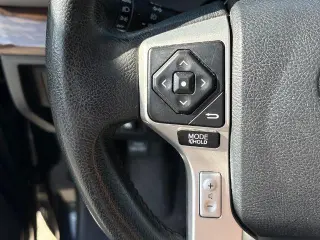 Toyota Tundra 2017 4x4 Limited 4dr CrewMax Cab Pickup SB (5.7L V8 FFV)