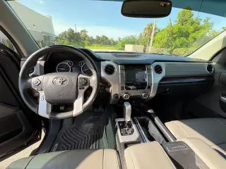 Toyota Tundra 2017 4x4 Limited 4dr CrewMax Cab Pickup SB (5.7L V8 FFV)