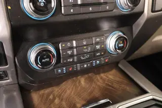 Ford F-150 2019 4x4 Limited 4dr SuperCrew 5.5 ft. SB