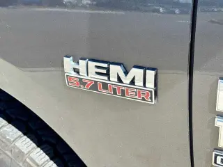 Ram 1500 Clásico 2019 4x4 Lone Star Silver 4 puertas Crew Cab 6,3 pies SB Camioneta