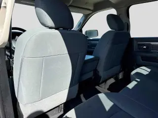 Ram 1500 Clásico 2019 4x4 Lone Star Silver 4 puertas Crew Cab 6,3 pies SB Camioneta