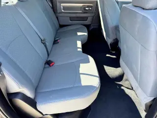 Ram 1500 Clásico 2019 4x4 Lone Star Silver 4 puertas Crew Cab 6,3 pies SB Camioneta