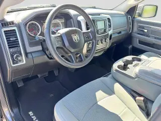 Ram 1500 Clásico 2019 4x4 Lone Star Silver 4 puertas Crew Cab 6,3 pies SB Camioneta