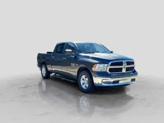 Ram 1500 Clásico 2019 4x4 Lone Star Silver 4 puertas Crew Cab 6,3 pies SB Camioneta