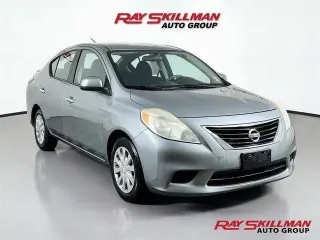 Nissan Versa 2013 1.6 S 4p Sedan 5M