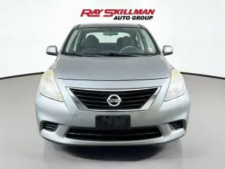 Nissan Versa 2013 1.6 S 4p Sedan 5M