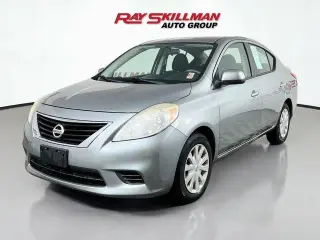 Nissan Versa 2013 1.6 S 4p Sedan 5M