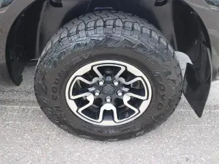 Ram 1500 2017 4x4 Rebel 4p. Cabina Extendida 5.5 pies. Camioneta