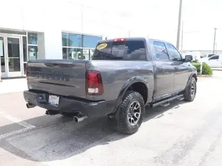 Ram 1500 2017 4x4 Rebel 4p. Cabina Extendida 5.5 pies. Camioneta