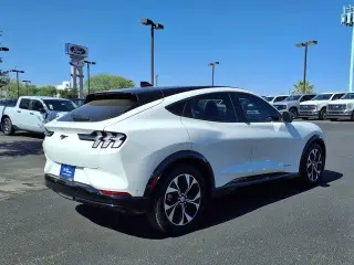 Ford Mustang Mach-E 2023 AWD Premium 4dr SUV