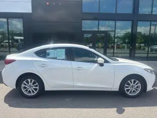 Mazda Mazda3 2015 i Touring 4p Sedán 6M