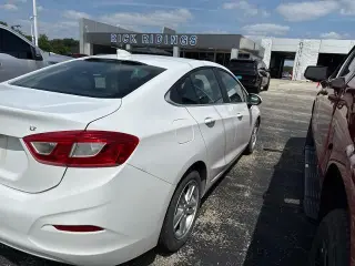 Chevrolet Cruze 2017 LT Auto 4p Sedan