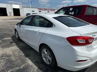 Chevrolet Cruze 2017 LT Auto 4p Sedan