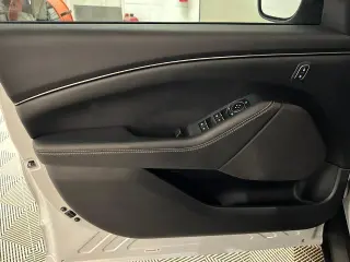 Ford Mustang Mach-E 2023 Select 4p SUV