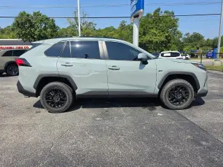 Toyota RAV4 2023 XLE 4p SUV