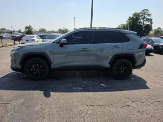 Toyota RAV4 2023 XLE 4p SUV