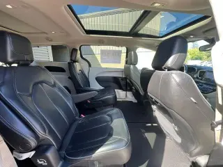 Chrysler Pacifica 2019 Limited 4dr Mini-Van
