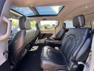 Chrysler Pacifica 2019 Limited 4dr Mini-Van