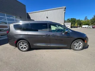 Chrysler Pacifica 2019 Limited 4dr Mini-Van