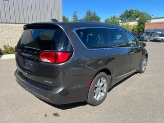 Chrysler Pacifica 2019 Limited 4dr Mini-Van