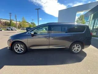 Chrysler Pacifica 2019 Limited 4dr Mini-Van