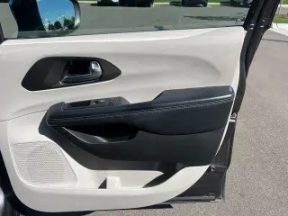 Chrysler Pacifica 2019 Limited 4dr Mini-Van