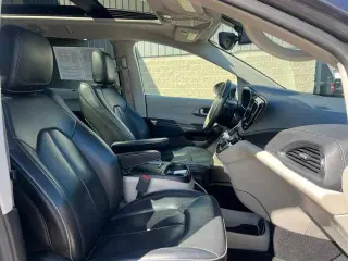 Chrysler Pacifica 2019 Limited 4dr Mini-Van