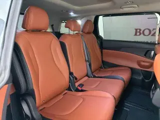 Kia Carnival Hybrid 2026 SX Minivan 4p.