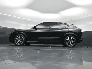 Ford Mustang Mach-E 2023 Premium 4p SUV