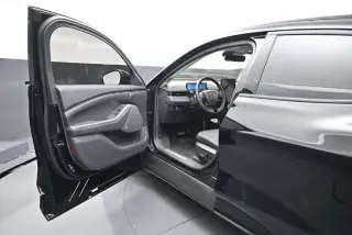 Ford Mustang Mach-E 2023 Premium 4p SUV