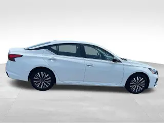 Nissan Altima 2025 2.5 SV 4p Sedan