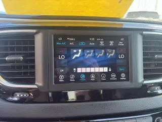 Chrysler Pacifica 2020 Touring 4p Minivan