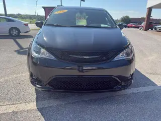 Chrysler Pacifica 2020 Touring 4p Minivan