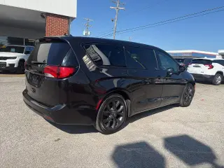 Chrysler Pacifica 2020 Touring 4p Minivan